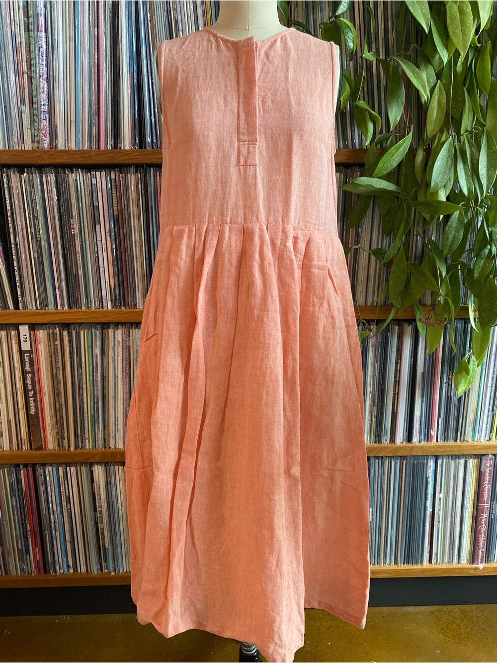 EUC GORMAN - Sleeveless Linen Midi Dress in Peach - Size 8AU/4US